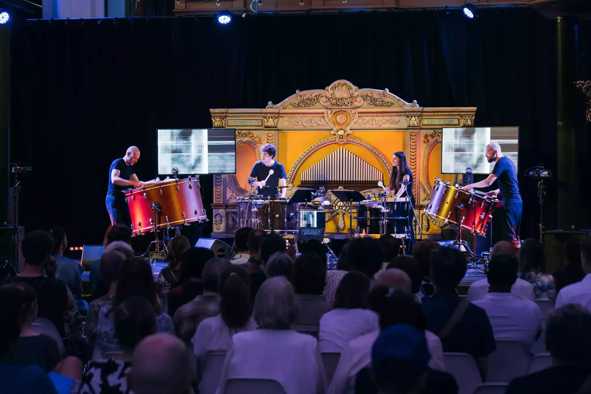 Tijdens het slotconcert waren er optredens van onder andere Ensemble HIIIT, met een compositie van Zeno van den Broek.								Foto: Almicheal Fraay.